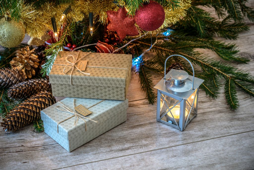 canva - christmas gifts in vintage style