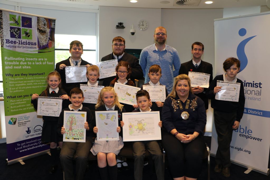 School Prizes for ‘Bee Aware’ Competition