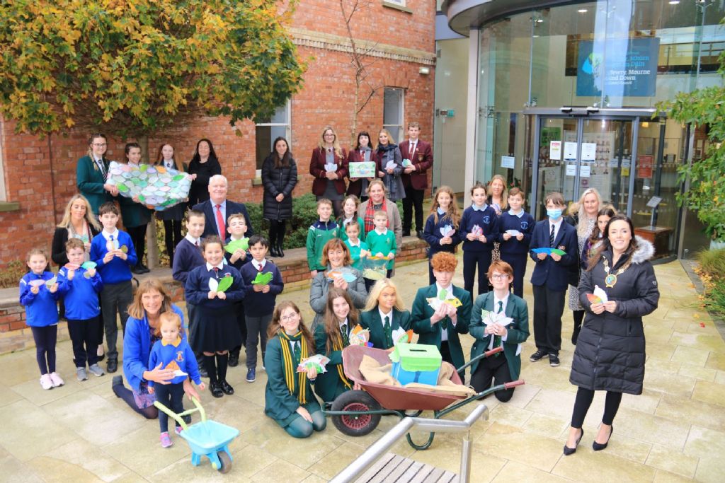 Local Schools Present ‘Leaf Pledges’ to Help with our Climate Emergency