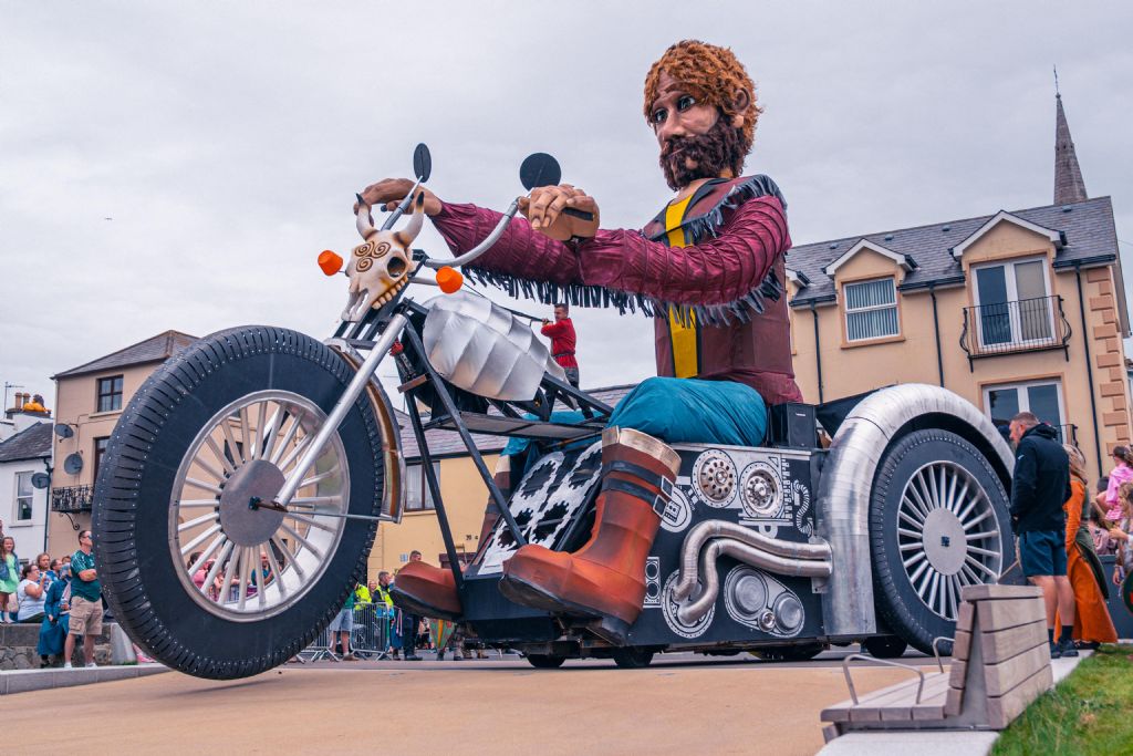 Thousands Flock to Warrenpoint for Wake the Giant: Gathering of the Clans